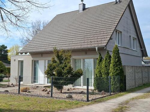 Foto - Exclusives Architektenhaus mit Pool in ruhiger Stadtrandlage