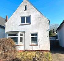 Charmantes Einfamilienhaus in zentraler Lage mit großem Garten - Husum