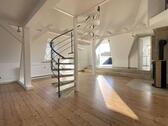 Foto - Modernisierte 3-Raum Dachgeschosswhg. mit Dachterrasse & Kamin