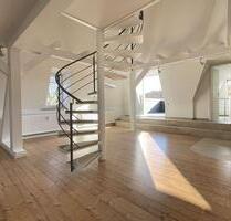 Modernisierte 3-Raum Dachgeschosswhg. mit Dachterrasse & Kamin - Oelsnitz (Vogtland)
