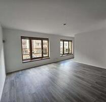 Neu renovierte 2 Zimmer Wohnung inkl. Stellplatz - Frankfurt am Main Europaviertel