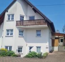 Geräumiges Einfamilienhaus mit Einliegerwohnung und Garage Garten - Urbach