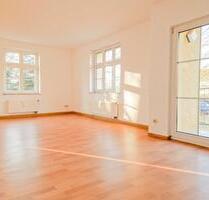 2-Raum-Wohnung mit Balkon und EBK im Ortsteil Gesau - Glauchau