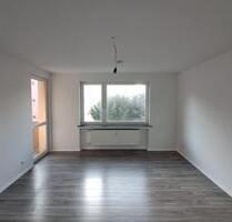 Anfragen NUR per E-Mail. Top Lage. 3-Zimmer Wohnung im 1-OG mit EBK und Balkon in Geestemünde-Komponistenviertel. - Bremerhaven