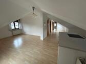 Foto - Helle 2-Zimmer Dachgeschosswohnung