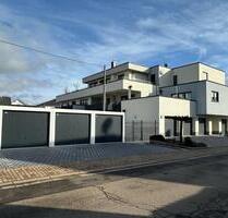 Garage mit Stellplatz zu vermieten - Losheim am See