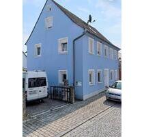 Zur Vermietung steht eine gemütliche Dachgeschosswohnung - Freystadt