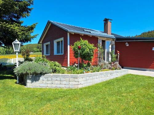 Foto - Idyllisches Ferienhaus mit Wohnmöglichkeit am Waldrand