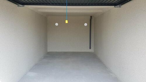 Foto - PKW Garage in Güstrow zu vermieten -neu-