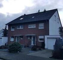 Doppelhaushalthälfte mit Potenzial und großem Garten (Euskirchen) Doppelhaushalthälfte mit Potenzial und großem Garten (Euskirchen)