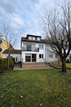 Foto - Reihenendhaus, 7 Zimmer, Garten, Terrasse, Balkon, Garage