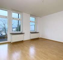 2-Raum Wohnung mit offener Küche und sonnigem Balkon - Auerbach/Vogtland