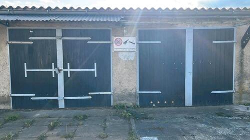Foto - Garage Doppelgarage mit Strom und Grube, Werkbank