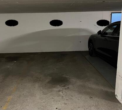 Foto - Tiefgaragenstellplatz KEIN Duplex U-Bahn Westendstraße
