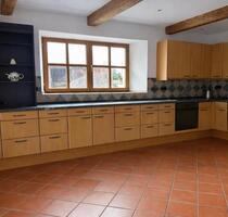 Wohnung Bauernhaus Miete - 1.500,00&nbsp;EUR Kaltmiete, ca.&nbsp; 300,00&nbsp;m&sup2; in Mintraching (PLZ: 93098)