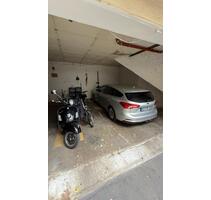 Garage direkt am Rathenauplatz in Köln (MotorradeBike)
