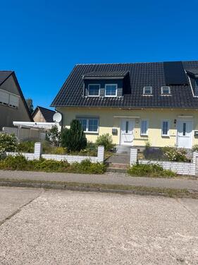 Foto - Doppelhaushälfte mit Garten und Garage