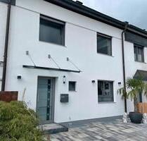 Modernes Reihenmittelhaus am Richrather See inkl. Garage, Küche - Langenfeld (Rheinland)