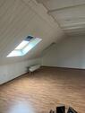 Foto - Geräumige Dachgeschosswohnung mit Einbauküche zu vermieten