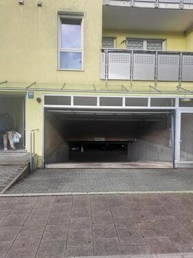 Foto - Tiefgaragenstellplatz - 80,00 EUR Miete,