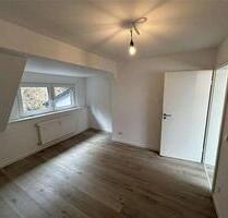 Sanierte 5ZKB Wohnung auf zwei Etagen am Waldrand - Idar-Oberstein