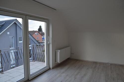 Foto - Schöne, helle 2-Zimmer-DG - Wohnung mit Balkon in Seenähe