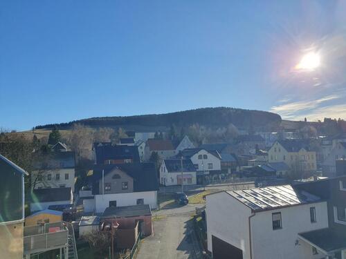 Foto - Großzügige 3 Zimmer-Wohnung im 1.OG