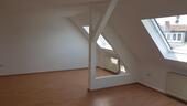 Foto - Helle 2-Zimmer DG Wohnung mit Einbauküche verfügbar ab 1.10