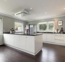 Großzügige Gartenwohnung im Haus-im-Haus-Stil in Hofheim-Wallau - Hofheim am Taunus