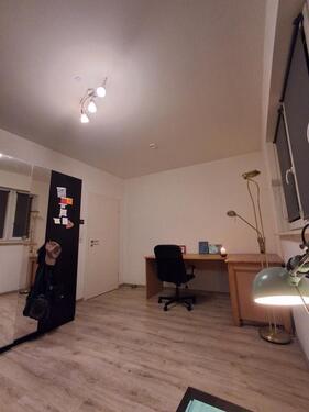 Foto - Großes Zimmer in schöner WG mit ruhiger Lage und guter Anbindung