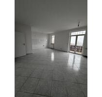 Neu renovierte 2-Zimmer-Wohnung mit Balkon in Gera Ernsee