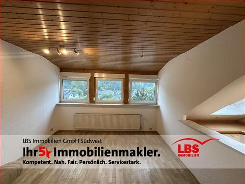 Foto - Lichtdurchflutete 2,5-Zimmer-Dachgeschosswohnung mit Blick auf die Kyrburg
