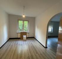 4,5-Zimmer-Wohnung mit Balkon und neuwertigem Bad in Gladbeck