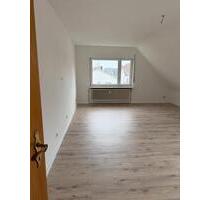 Helle 3-Zimmer-Dachgeschosswohnung in Flörsheim - Flörsheim am Main