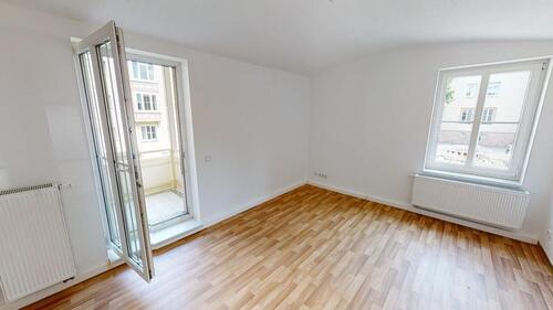 Foto - Zentrumsnah, aber begrünt - Große 2-Raum-Whg. mit Balkon