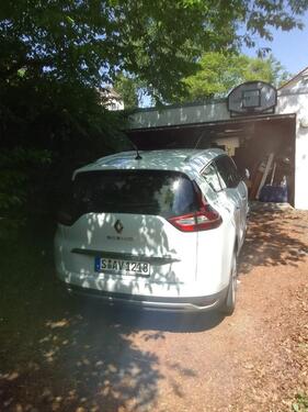 Foto - Garagenanteil als Stellplatz oder Lagerraum, ggf. Hobbywerkstatt