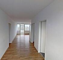 Renovierte 3-Zimmer-Wohnung mit BALKON und tollem Ausblick - Celle