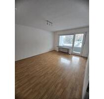 Helle 3-Zimmer-Wohnung mit Balkon - vollständig renoviert - Duisburg Mittelmeiderich