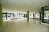 Foto - ++ NEU ++ Helle Gewerbefläche mit großen Schaufenstern in zentraler Lage