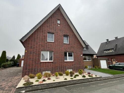 Foto - Gepflegte Erdgeschosswohnung mit Winterzimmer und Garage