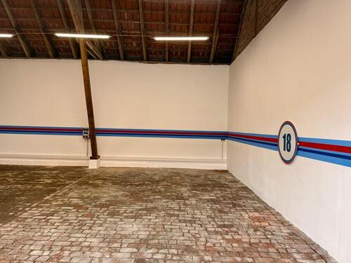 Foto - Oldtimer Wohnmobil Stellplätze Große Scheune Lagerhalle