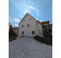 Erstbezug Greding: Exklusive 1-Zimmer-Wohnung (KfW 70) im Denkmal