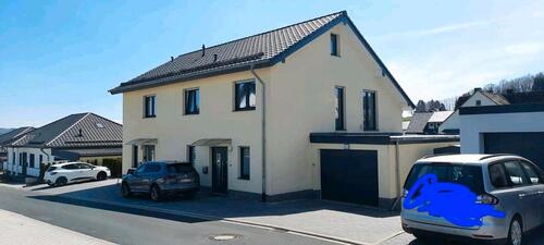 Foto - Haus mit Einliegerwohnung zu verkaufen