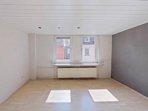 Foto - Schöne 3-Zimmer-Wohnung mit BALKON und EBK