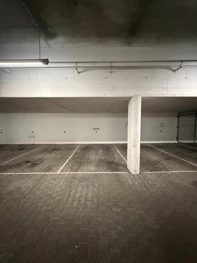 Foto - Tiefgaragenstellplatz in Leonberg Römerstraße