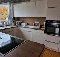 Helle 3-Zimmer-Wohnung mit Südbalkon, Einbauküche und 2 Stellp. - Neuberg