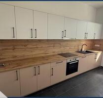 Moderne Traumwohnung mit Design-Einbauküche, Badewanne & großen Fensterflächen - perfekt für Singles - Magdeburg