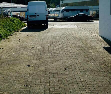 Foto - Gewerbeimmobilie BüroHalleStellplätze mit eigener Auf-Zufahrt