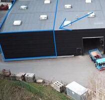 Teil einer modernen Gewerbehalle im Industriegebiet von Waldbröl