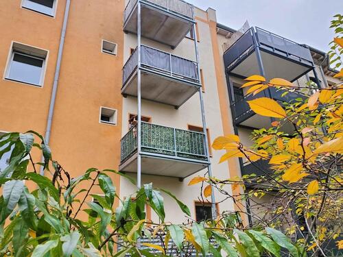 Foto - Frisch renovierte 3-Raum-Wohnung mit Balkon in günstiger Lage! Wohnen in der südlichen Innenstadt mit kurzen Wegen.
